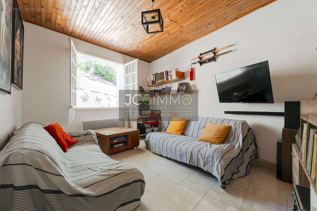 Appartement à PIERREFEU-DU-VAR
