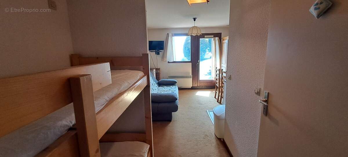 Appartement à MORILLON