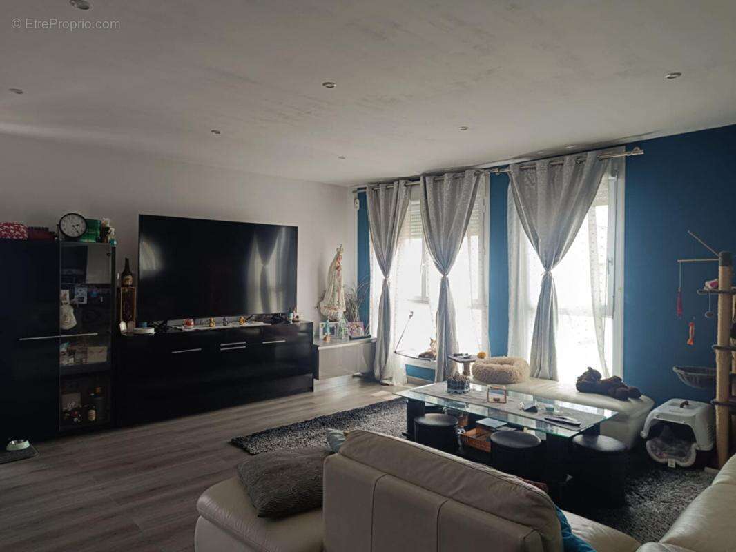 Appartement à PORT-DE-BOUC