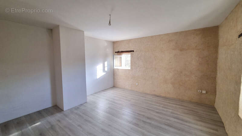 Maison à vendre 6 pièces RIBAUTE LES TAVERNES (30) - photo 8
