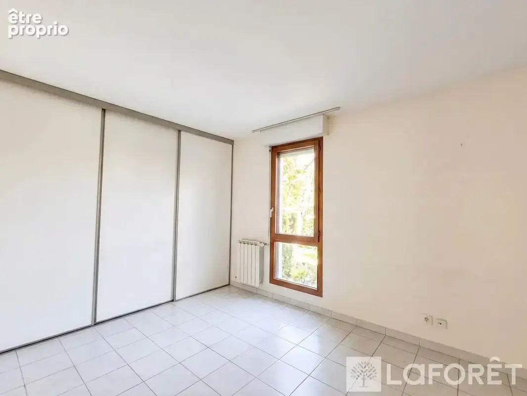 HYERES CENTRE - Appartement 3 chambres 87m2 - terrasses, garage, cave - photo 6