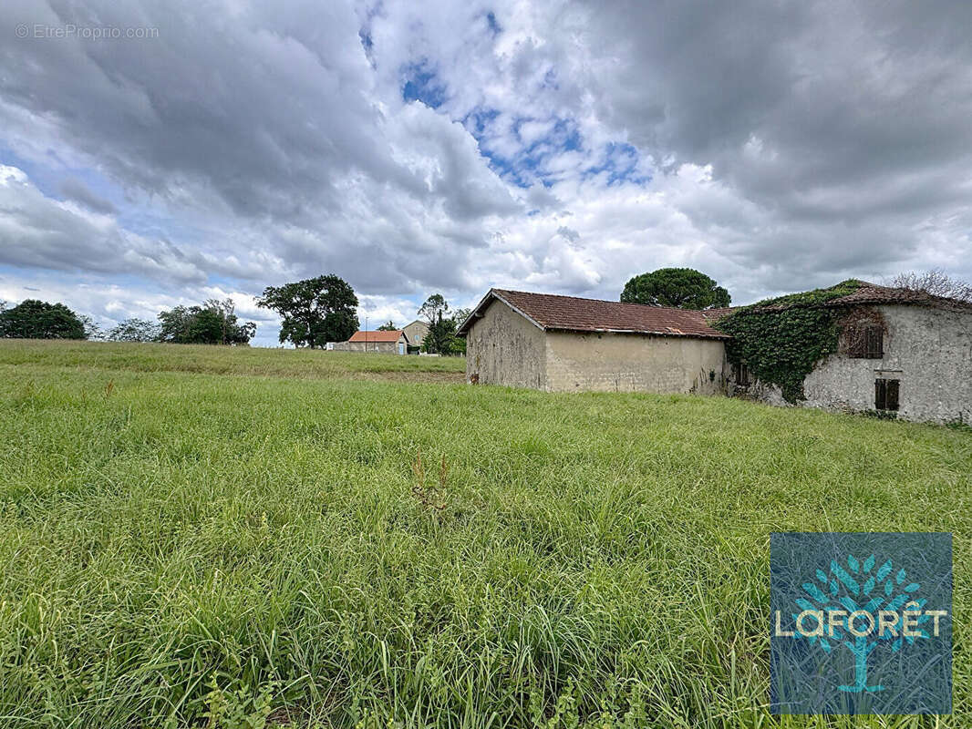 Ferme à Rénover ou Démolir avec Terrain Constructible - photo 2