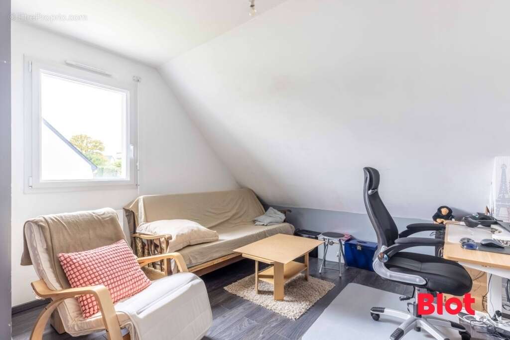 Maison à SAINT-THURIAL