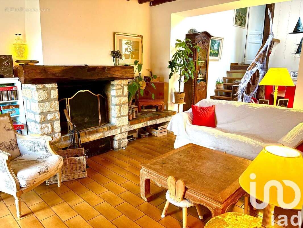 Photo 4 - Maison à VALLANGOUJARD