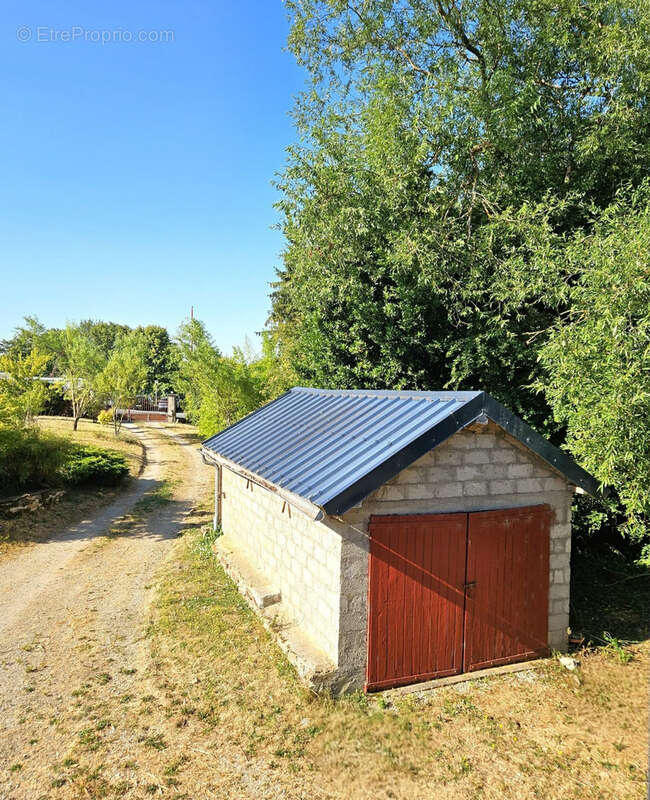 Maison rénovée avec grand jardin aménagé et garage, située dans le centre ville de Baraqueville - photo 26