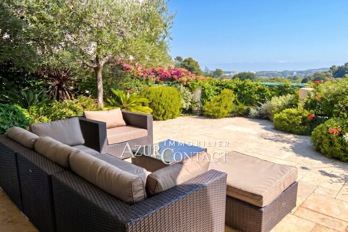 Appartement à MOUGINS