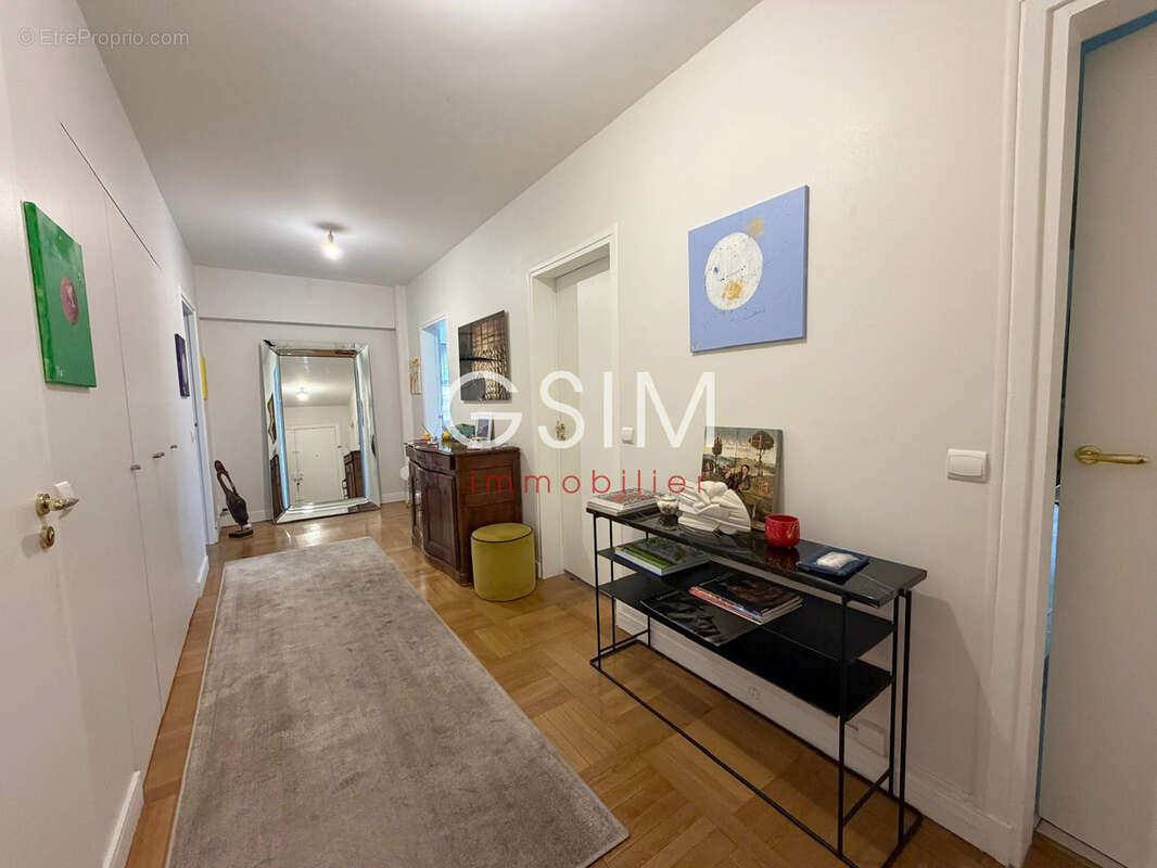 Appartement à VILLE-D'AVRAY