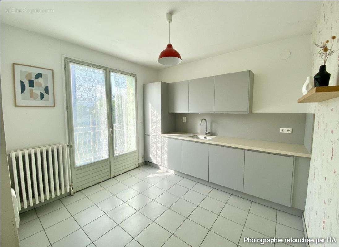 Maison à CREISSELS