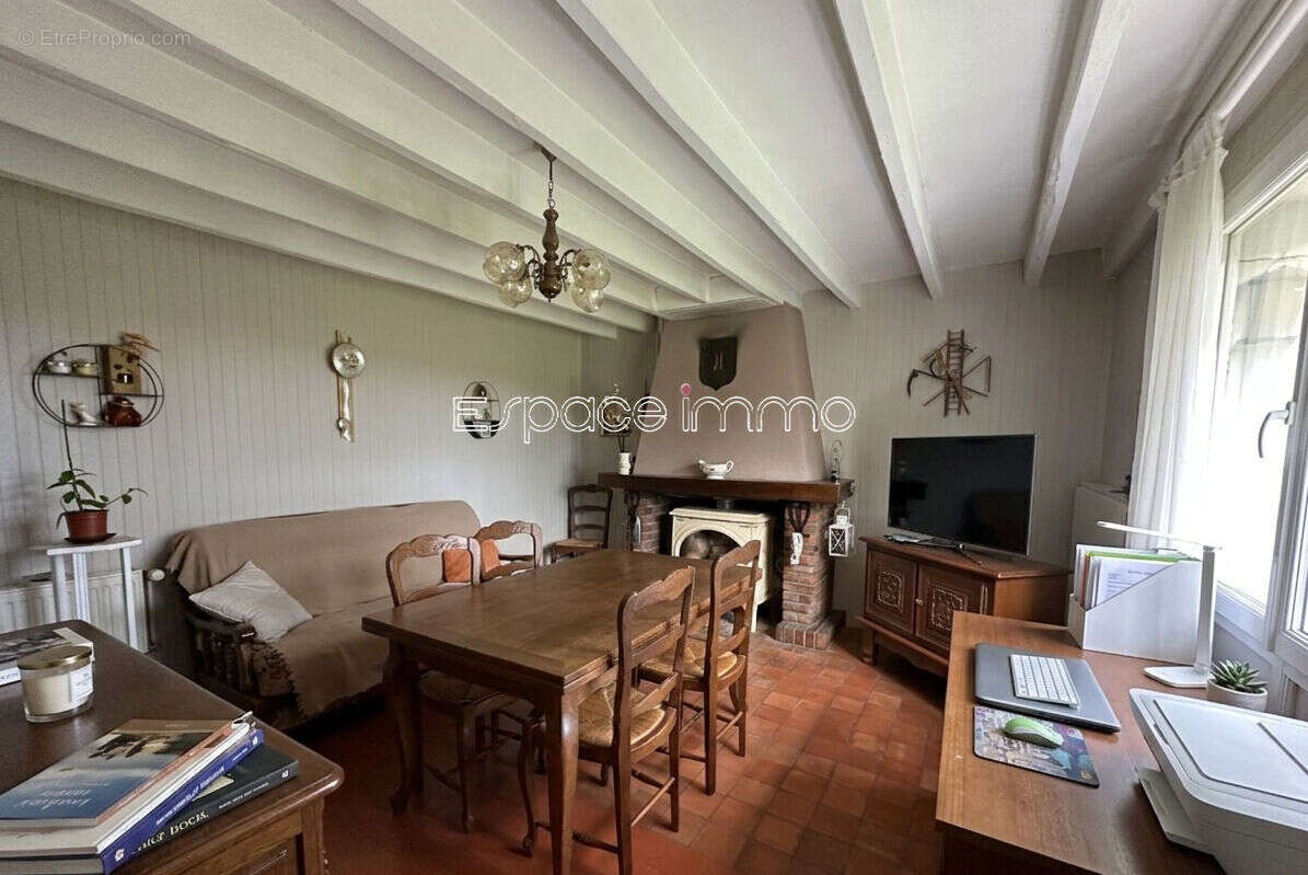 Maison à CROPUS