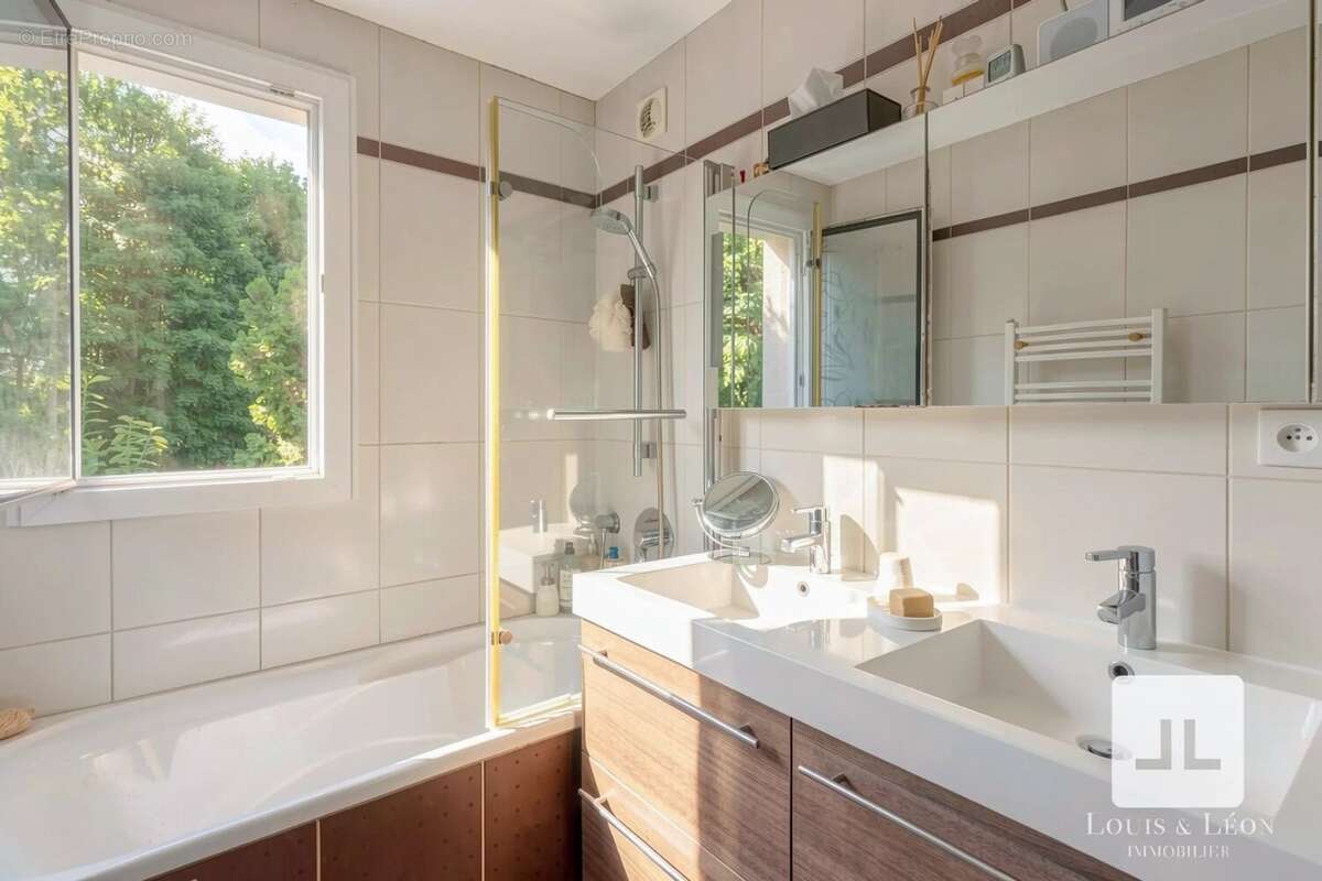 Appartement à FONTAINES-SUR-SAONE