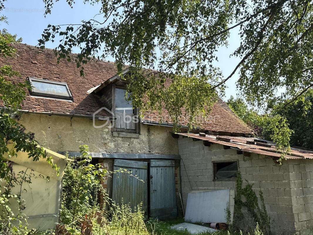 Élégante maison bourgeoise fin XIXe, début XXe siècle  à rénover, avec dépendance et terrain de plus de 1 000m2 - photo 5
