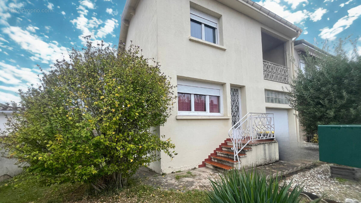 Maison à SAINT-JUERY