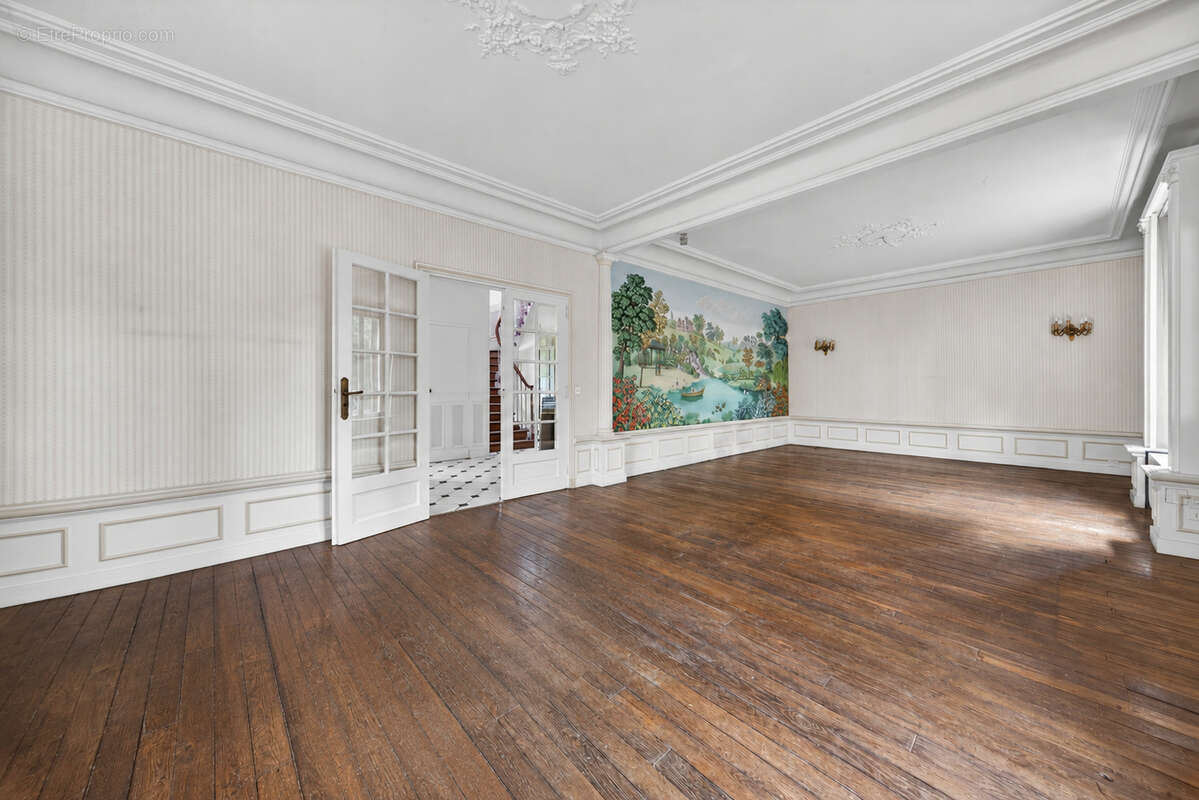 Maison à PARIS-14E