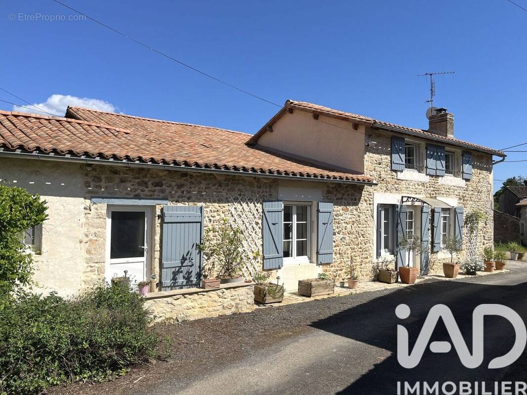 Photo 1 - Maison à CEAUX-EN-COUHE