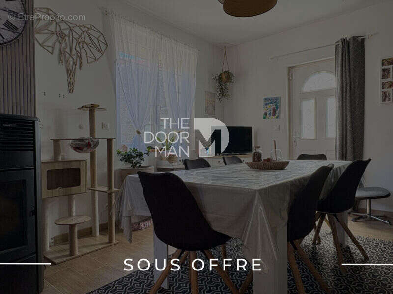 Maison à SAINT-HILAIRE-DE-CHALEONS