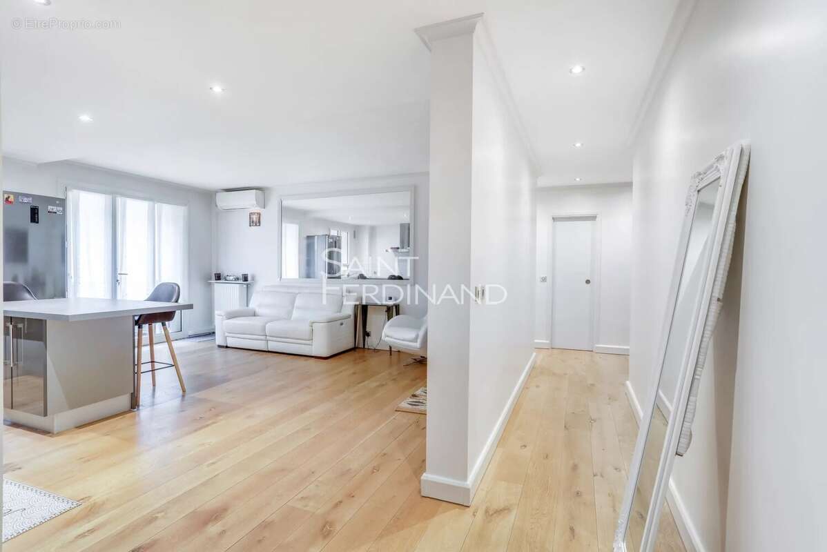 Appartement à NEUILLY-SUR-SEINE