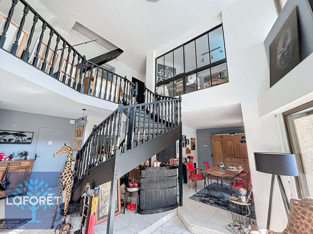 Maison à SAINT-REMY-L&#039;HONORE