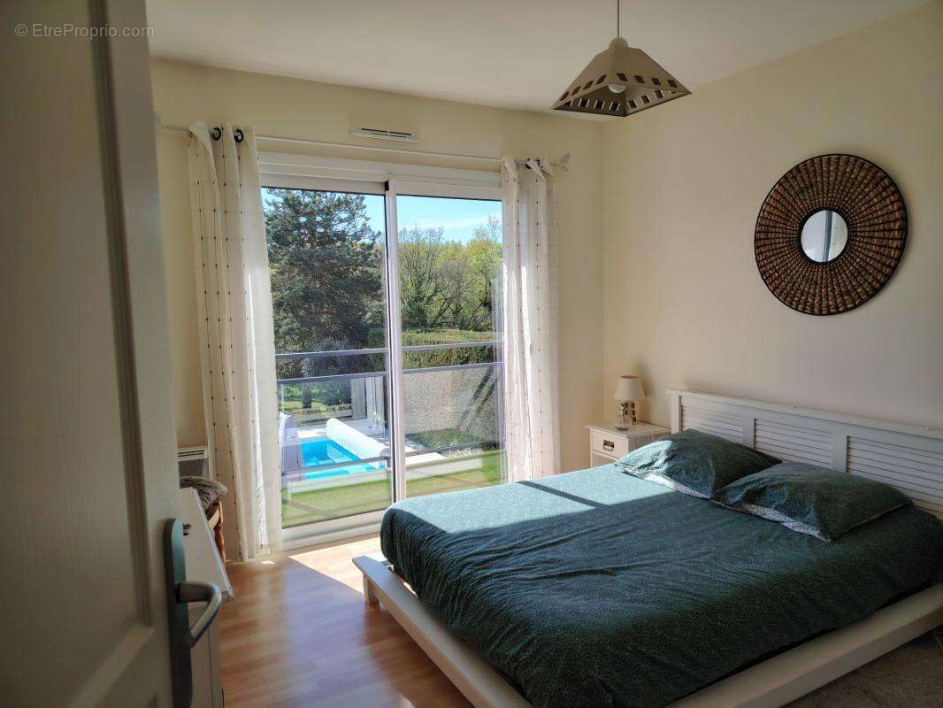 Belle Maison de 189 m² avec piscine dans environnement calme et verdoyant de Migné Auxances - photo 12