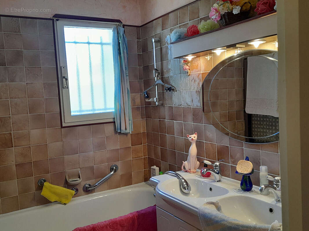 Maison à ENTRECASTEAUX