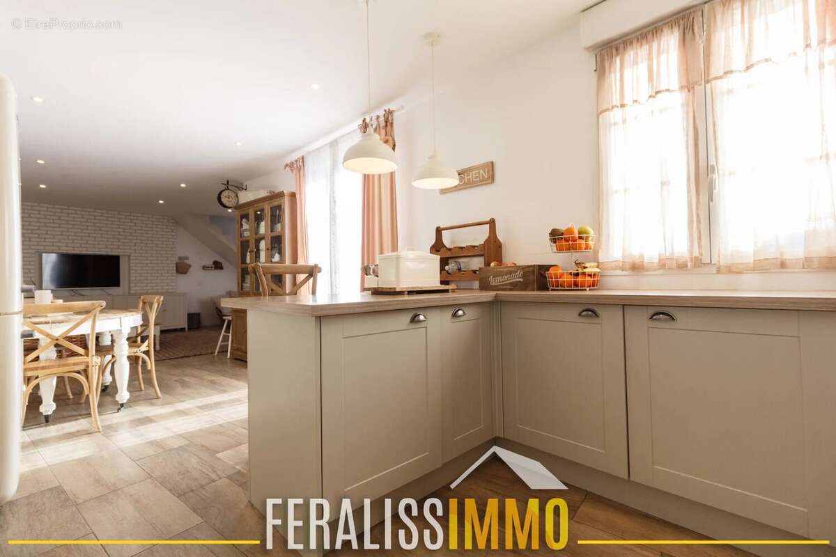 Maison à NEUVILLE-SUR-OISE