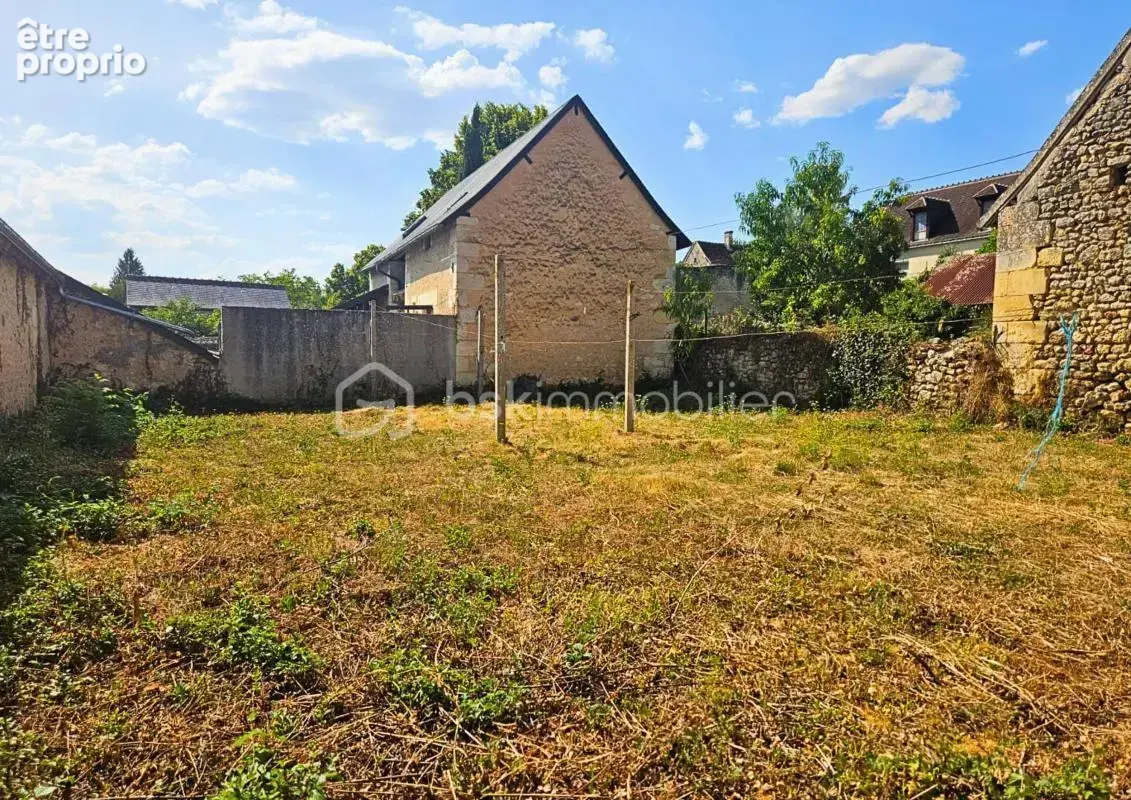 Découvrez cet ensemble immobilier situé au cœur d’un charmant village dynamique de Sud Touraine - photo 8