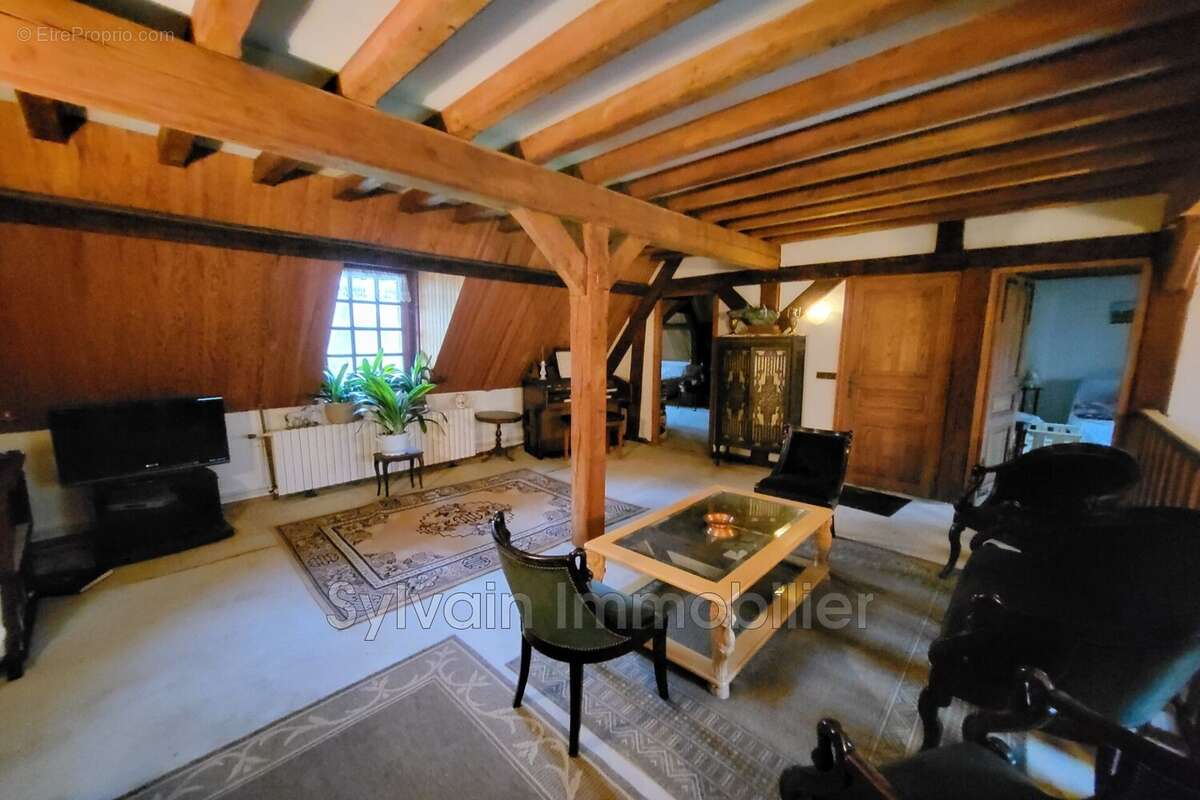 Maison 212 m² à Songeons  - photo 9