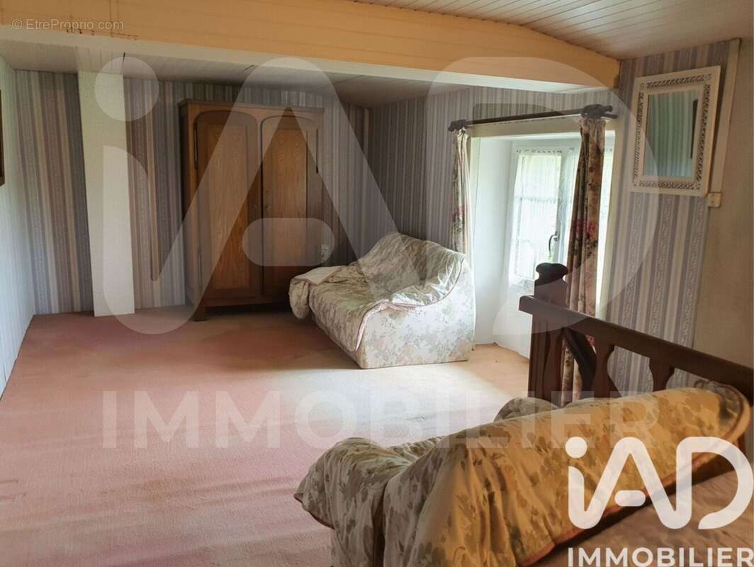 Maison 97 m² à Saint-Laurent-De-Ceris  - photo 9