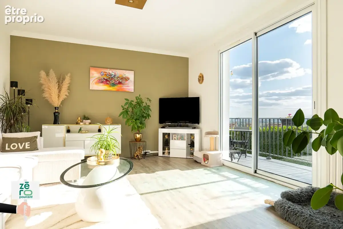 Maison familiale avec piscine, beaux volumes et terrain arboré à La Châtaigneraie - photo 3