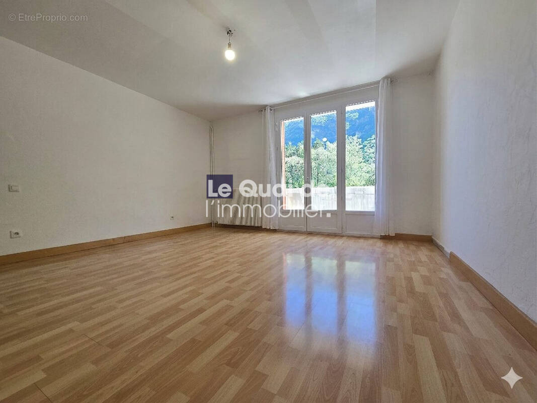 Appartement à SAINT-EGREVE