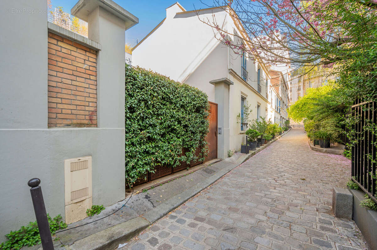 Appartement à PARIS-20E