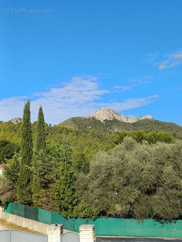 Appartement à PEYPIN