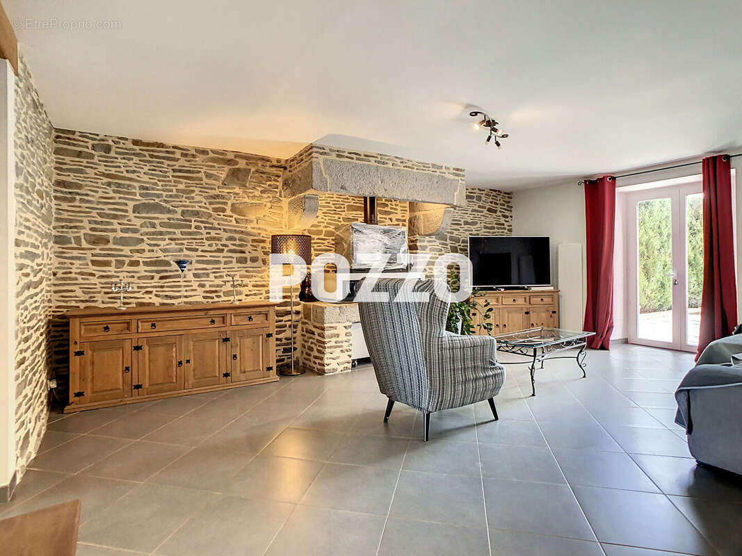 A Vendre - Propriété de 250m² avec terrain - Idéal chevaux - photo 3