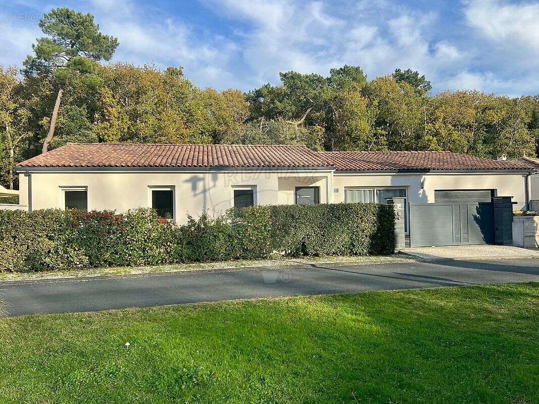 Maison à LES MATHES