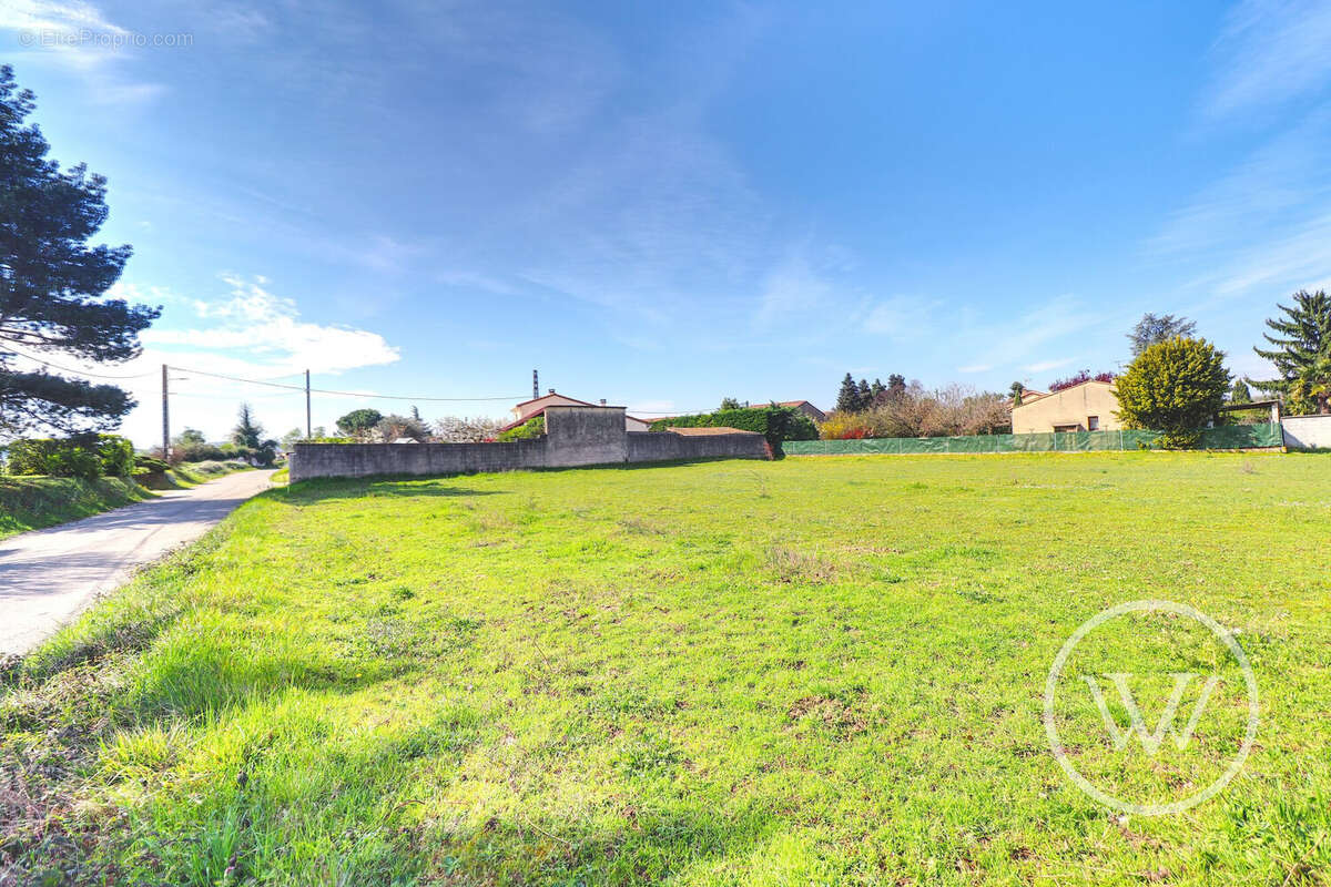 Terrain à MONTMEYRAN