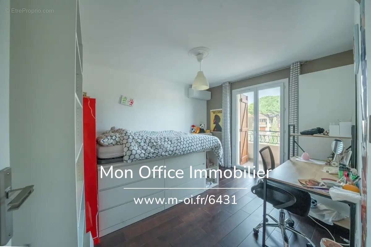 Appartement à SAINT-CYR-SUR-MER