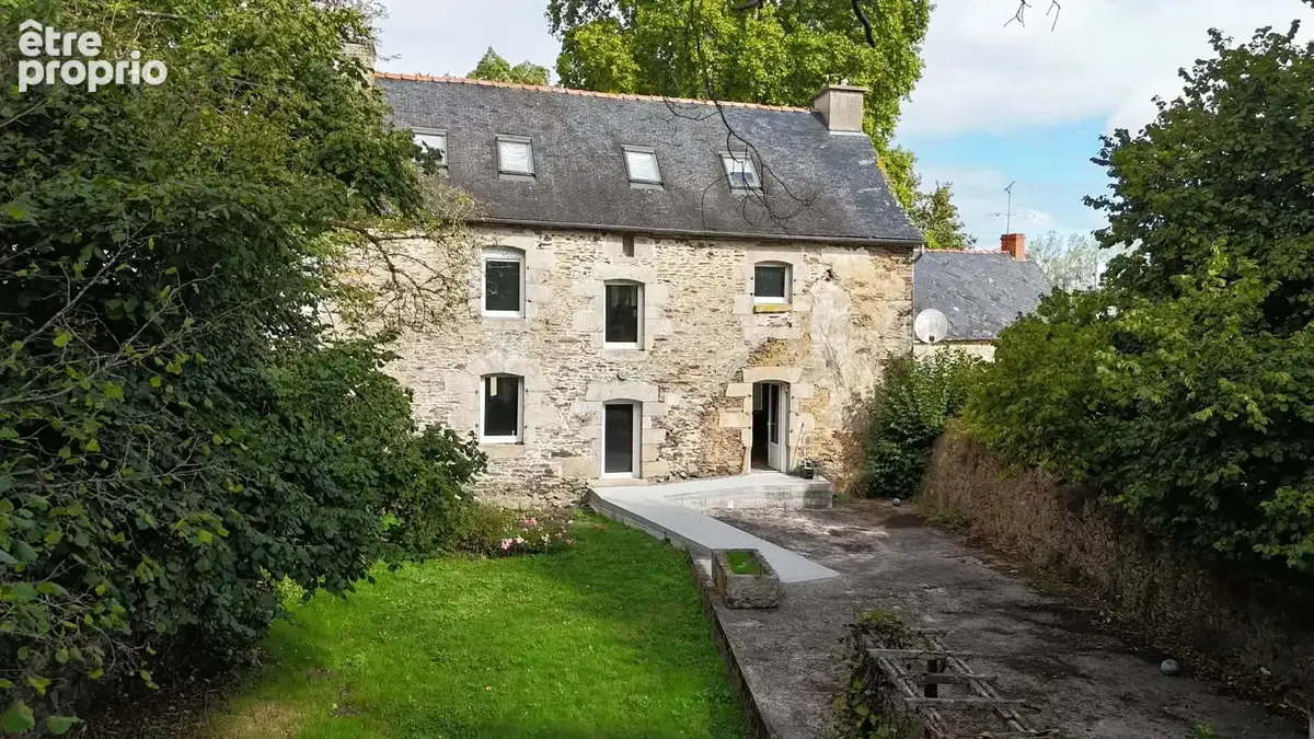 Saint-caradec - maison 4 chambres - garage - photo 1