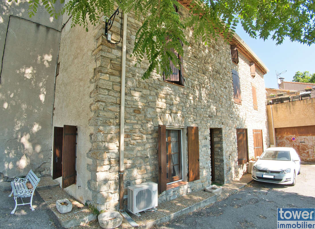 Maison de Village 120 m2 - 6 pièces   4 chambres - grenier 83 m2 - photo 2