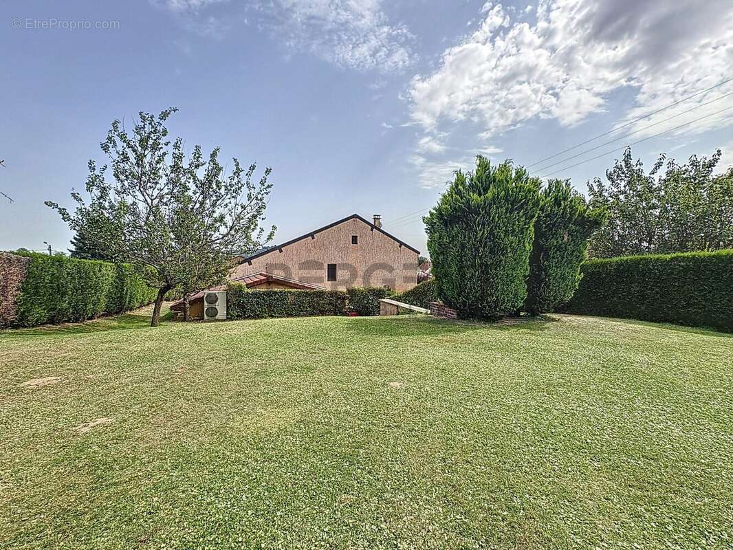 Maison à NOUVION-SUR-MEUSE