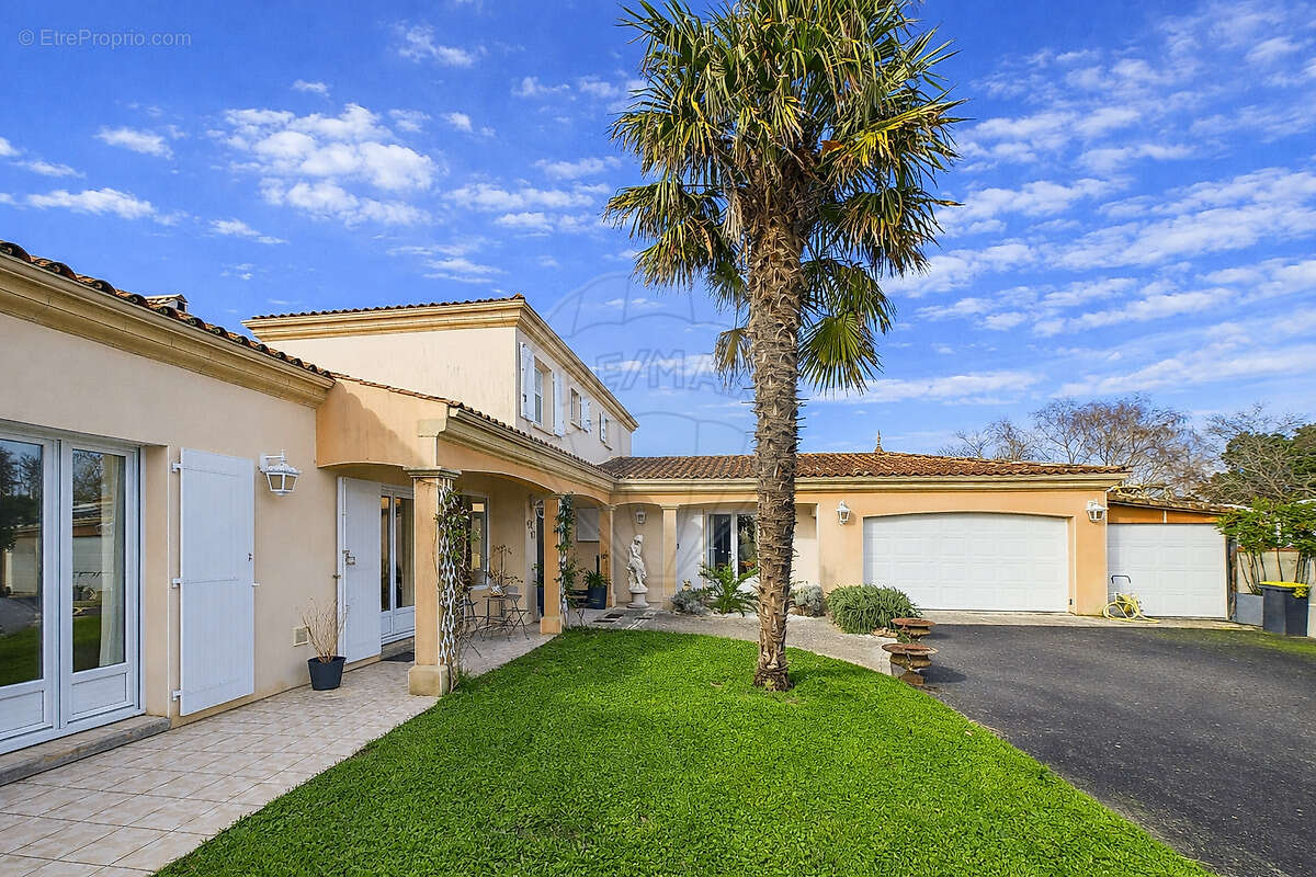 Maison à LES MATHES