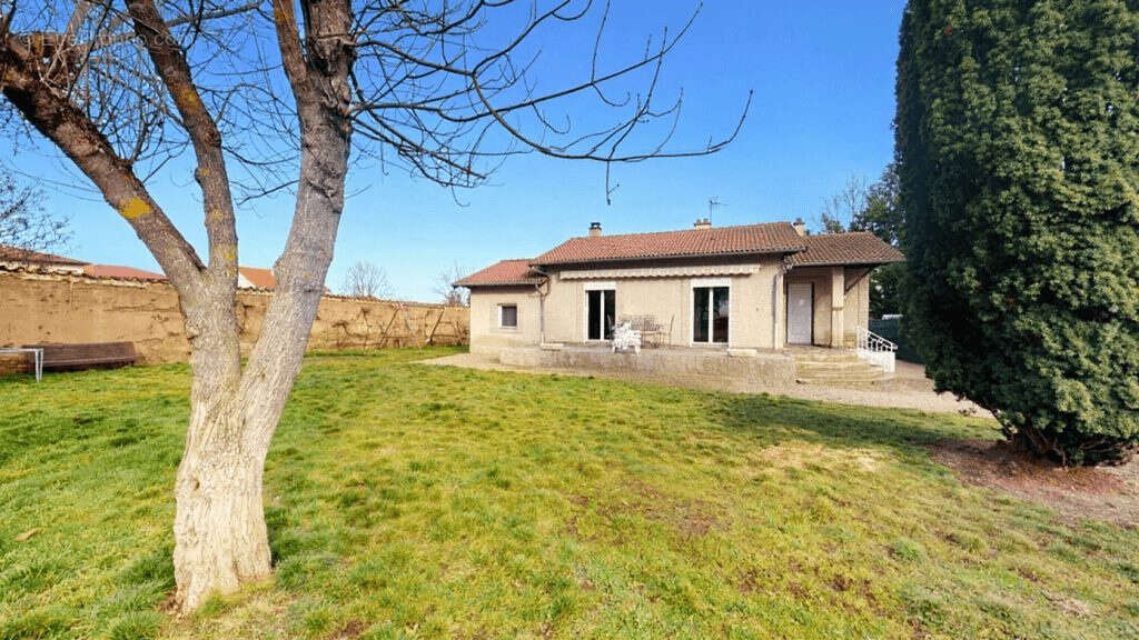 Maison à SAVIGNEUX