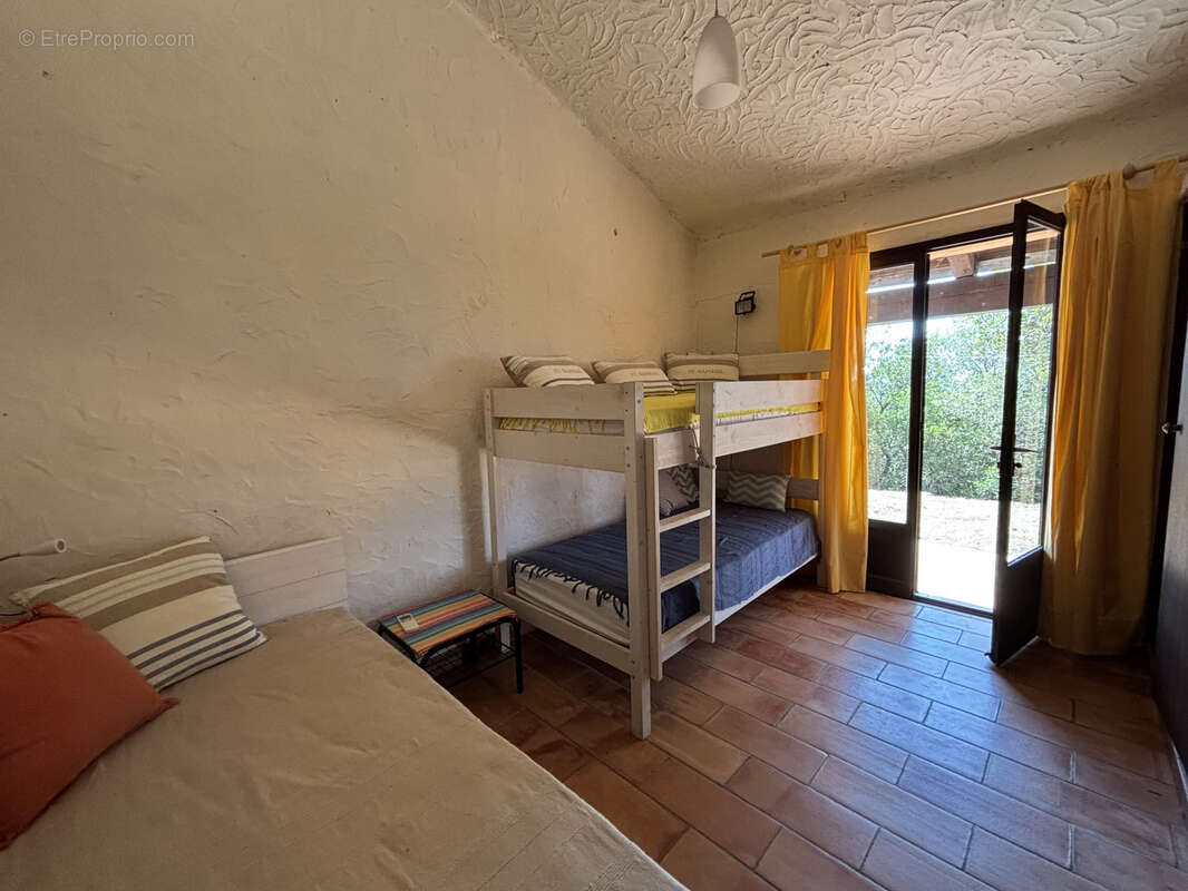 Villa avec vue mer panoramique édifiée sur un terrain de plus de 4150m2 avec piscine. - photo 10
