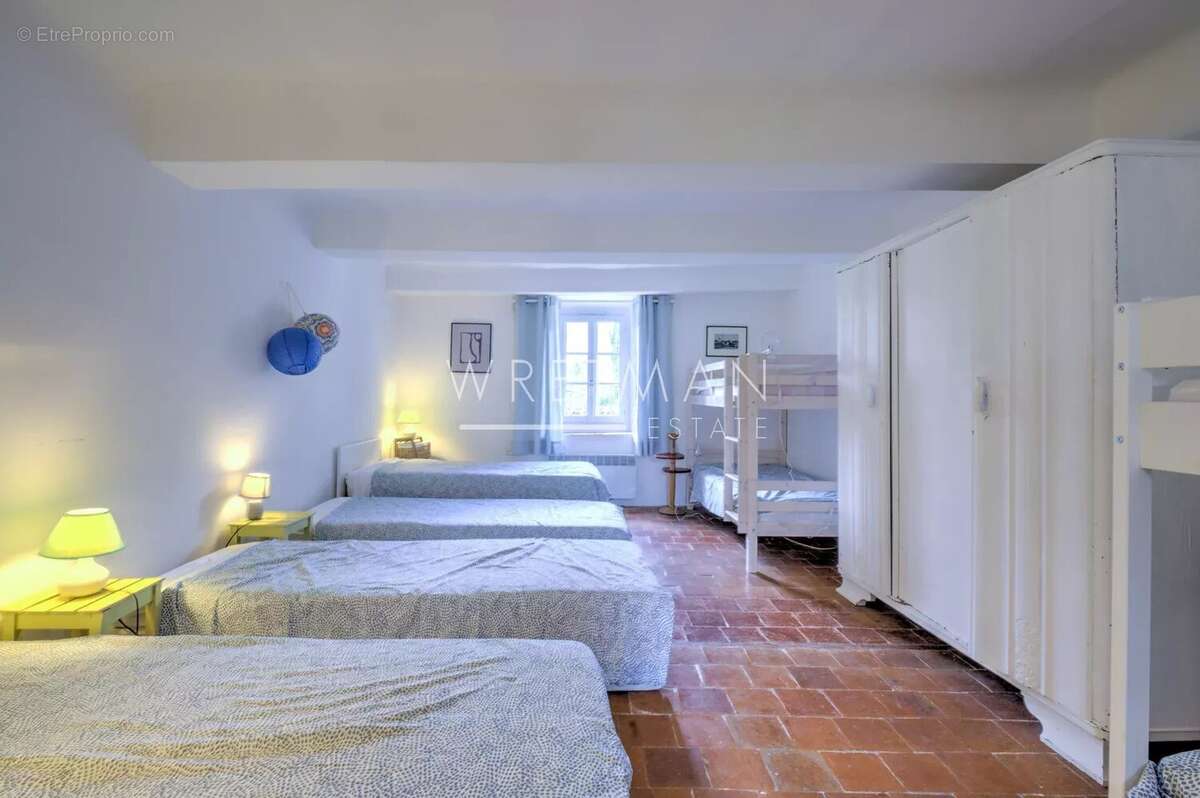 Maison à TOURRETTES