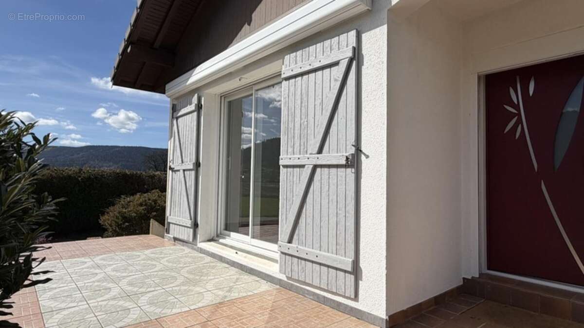 Maison rénovée 2024 – 126 m² – 3 chambres (4e possible) - 2 salles de bain – Calme absolu – Vue nature – Proche Remiremont - photo 7