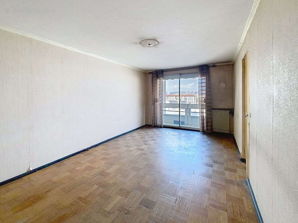 Appartement à LYON-8E