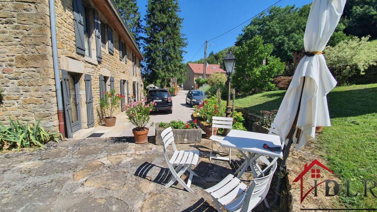 Maison à MACORNAY