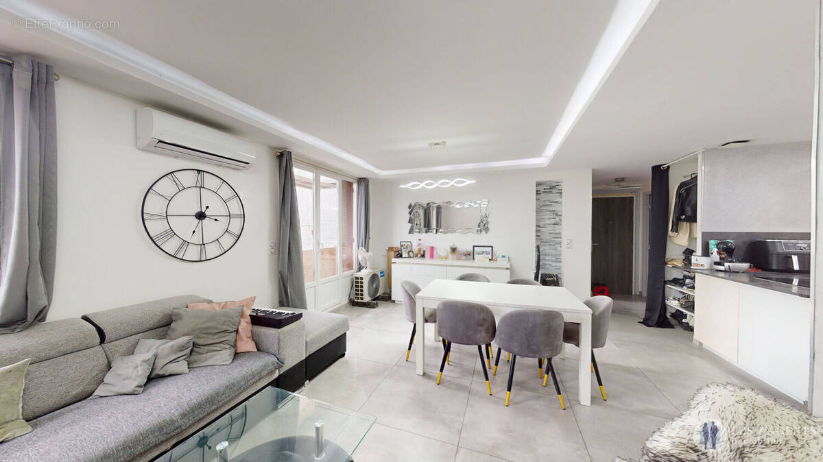 Appartement à SAINT-MARTIN-D'HERES