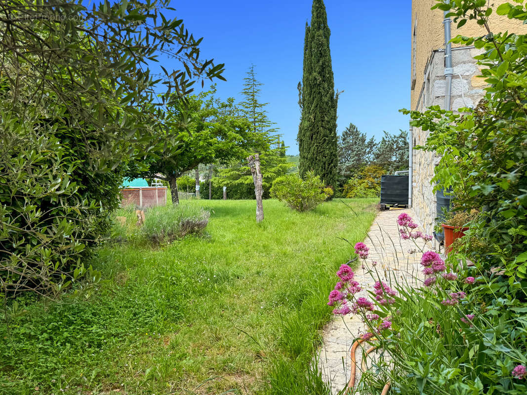 Maison à VILLENEUVE-DE-BERG
