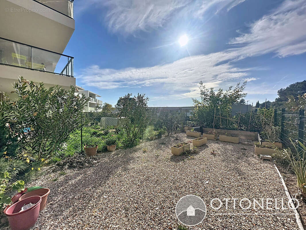 Appartement à ROQUEBRUNE-SUR-ARGENS