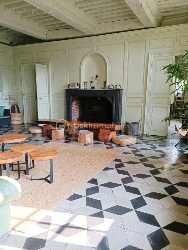 Maison à VIC-FEZENSAC