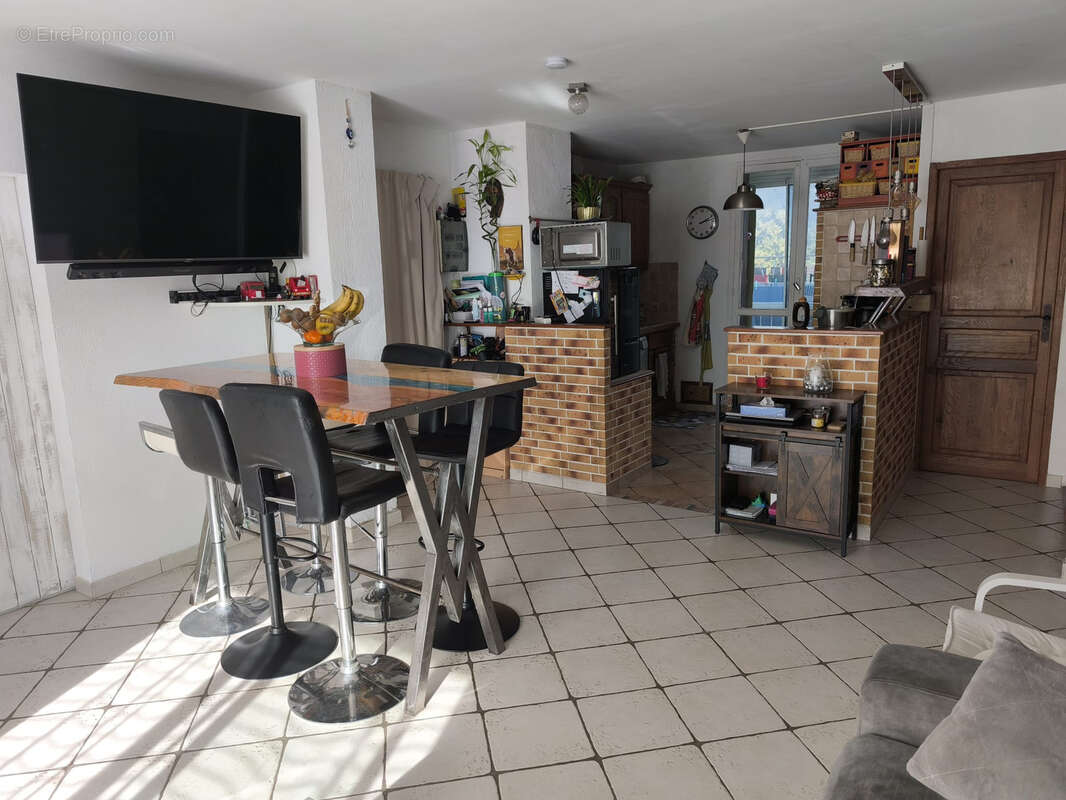 Appartement à PORT-DE-BOUC